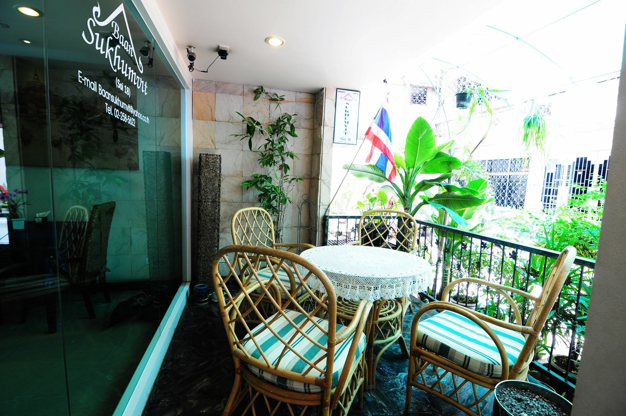 Baan Sukhumvit Soi 18 Otel Bangkok Dış mekan fotoğraf
